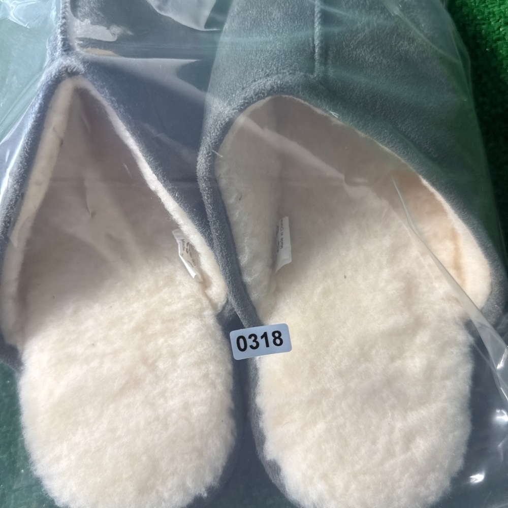 Lordfon Men’s Gray Cozy Slippers | US 9–10 EU 42–43 - Picture 5 of 5